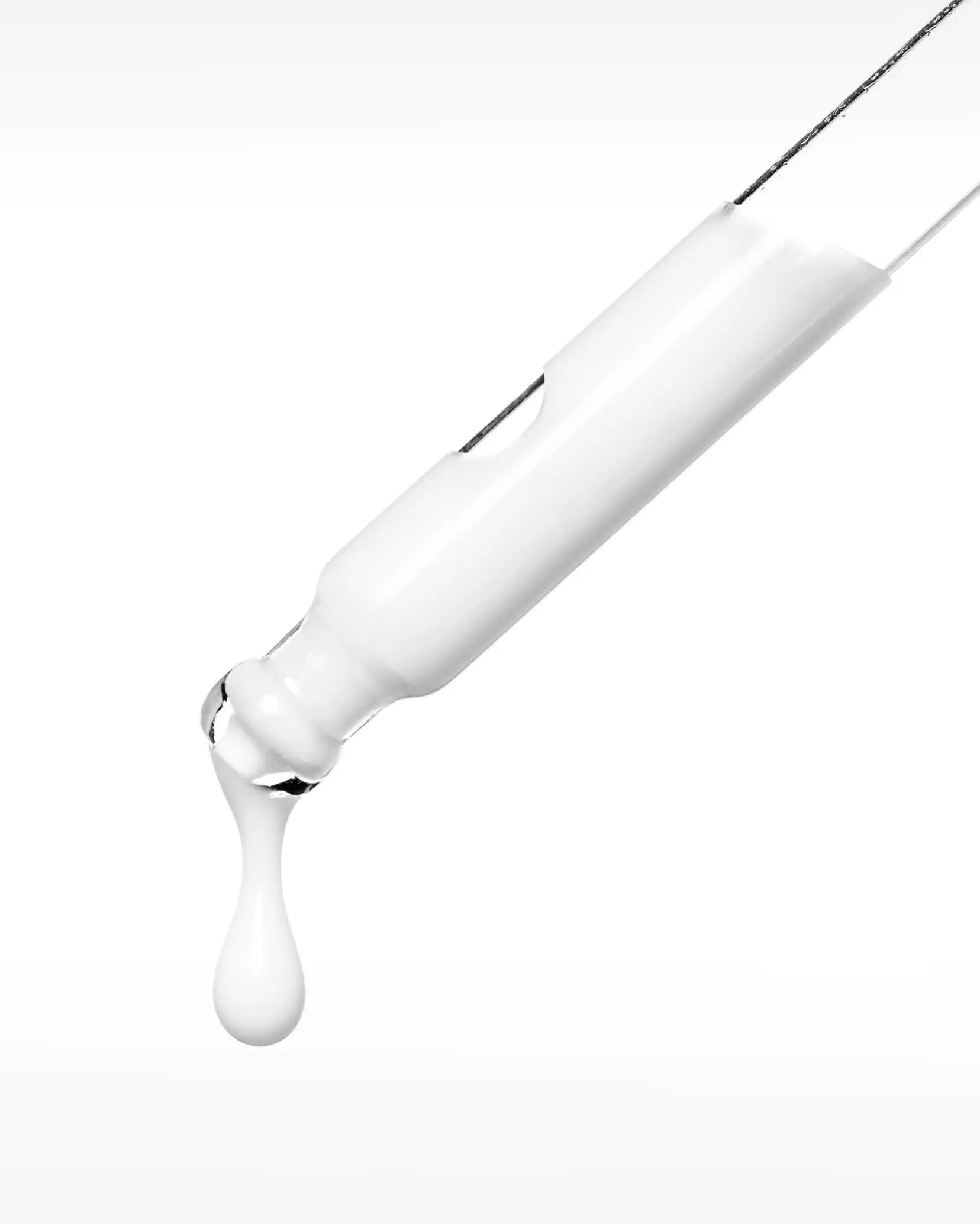 Retinol in Pipette mit Tropfen